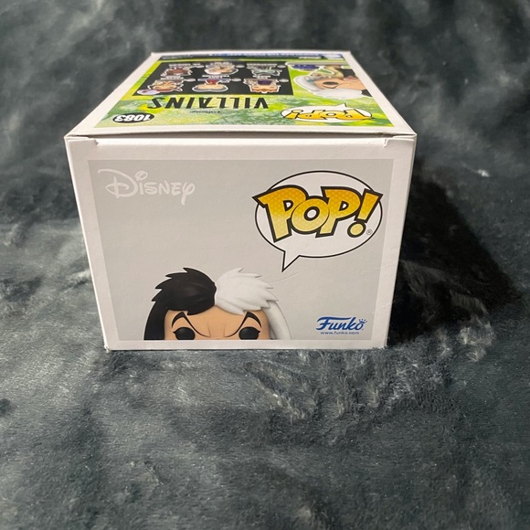 Disney Cruella De Vil #1083 Funko Pop - Picture 7 of 8